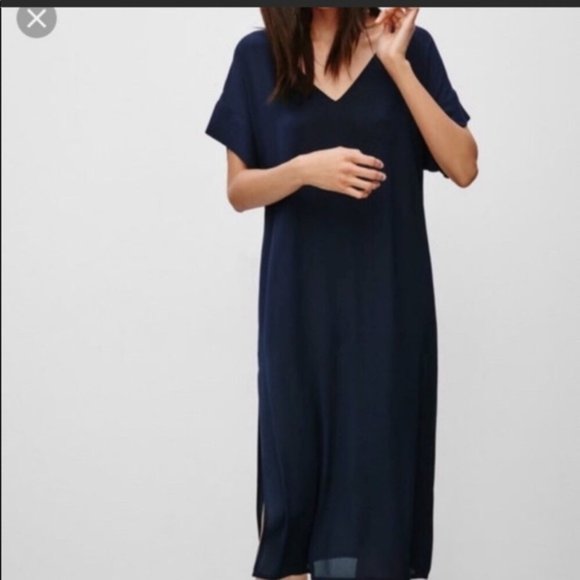 Aritzia Babaton Oversized V Neck Midi Dress Size XXS - Picture 2 of 11